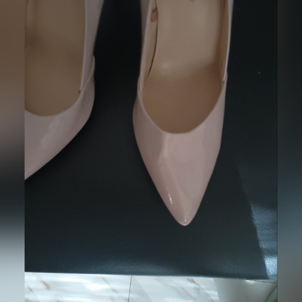 ✨SOLD✨New Cream Beige Guess Pointed Toe Pumps__#S10 - Picture 4 of 9